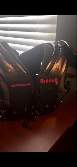 Schutt youth football helmet (medium), Riddell S2 youth football pads ( medium), Battle back plate