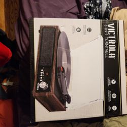 VICTROLA TURNTABLE