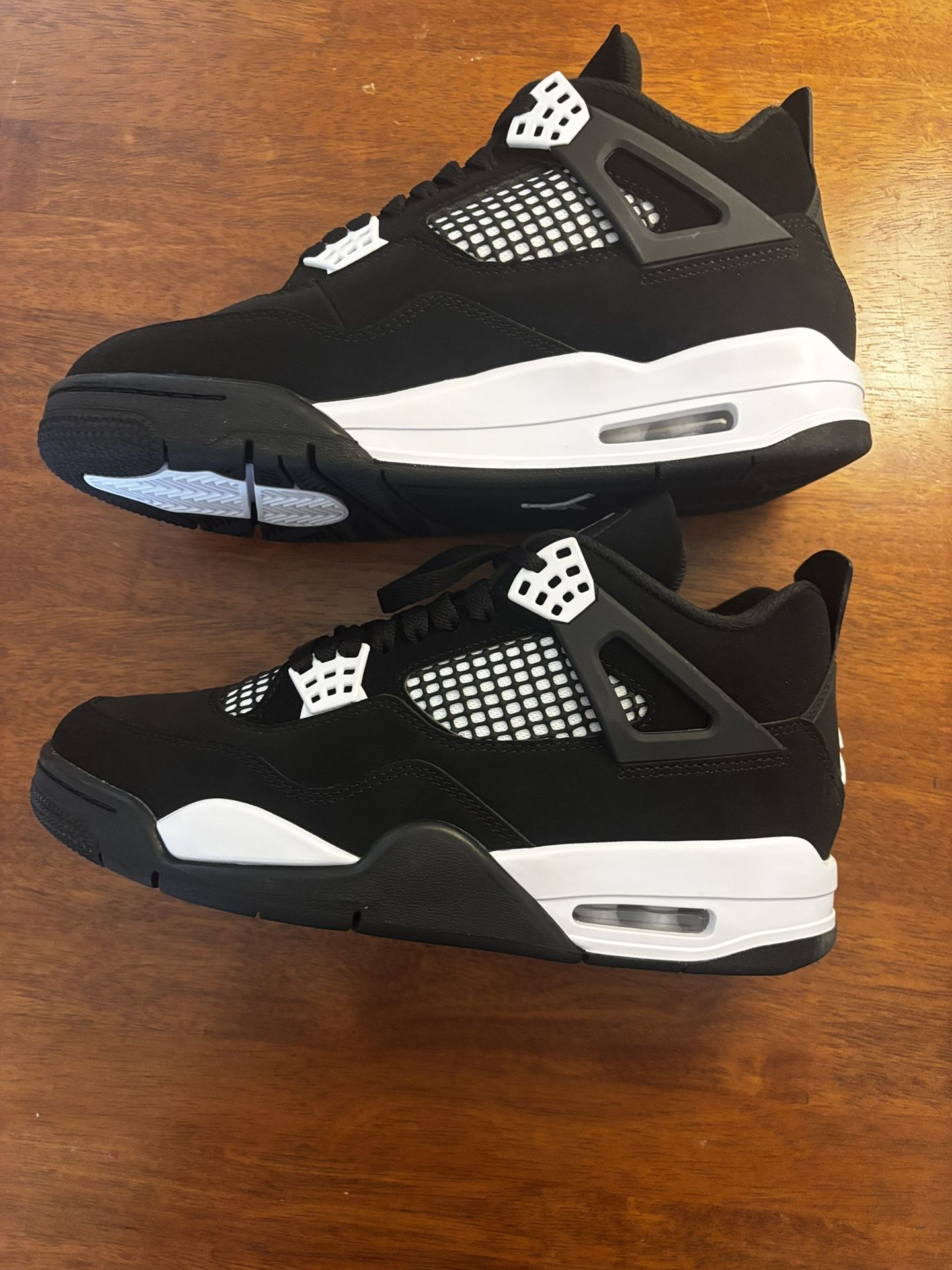 Jordan 4 White Thunder