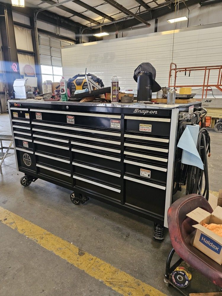 Tool Box. Not (SNAP ON) 3,500.