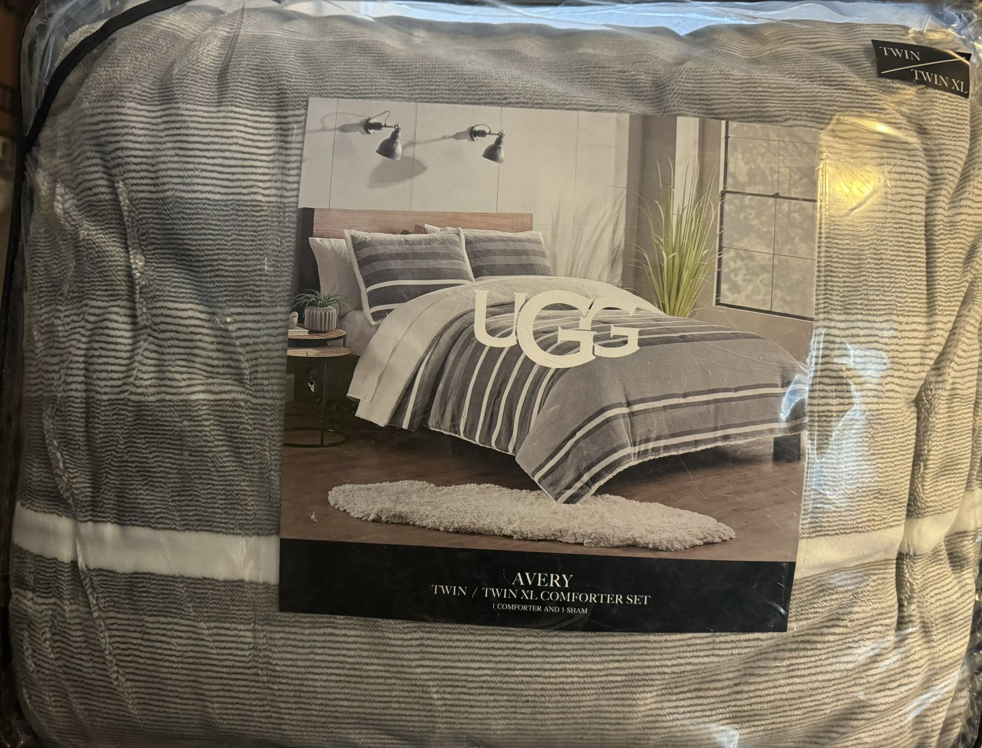 Ugg Twin Size Comforter Set