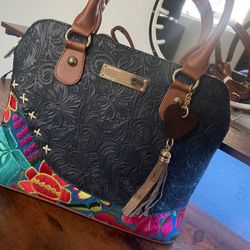 Small Flower Embroidered Leather Purse 