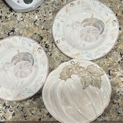 3 Fall Plates 8in Plastic