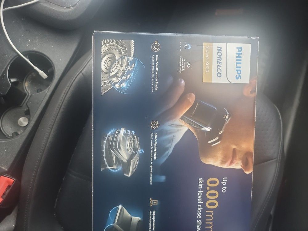 Norelco Shaver 8000