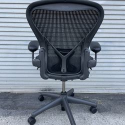 HERMAN MILLER CLASSIC AERON SIZE B WITH POSTURE FIT DELIVERY AVAILABLE FOR A FEE