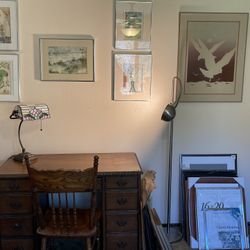 Beautiful Ladies Teachers Desk Antique