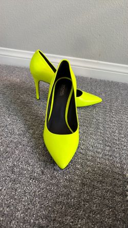 Michael Kors lime Heel Pumps size 7