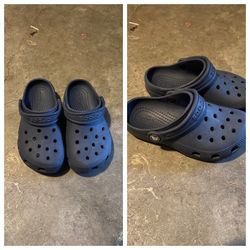 Kids crocs size 11
