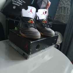 Off-white 5. Size 7.