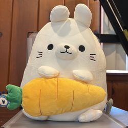 Y665-NWT 14” white bunny holding a carrot, manufactured by Takashoji