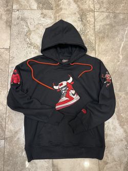 Ofishal Clothing  embroidered Chicago Bulls Air Jordan 1 Chicago Michael Jordan hoodie Size Medium 