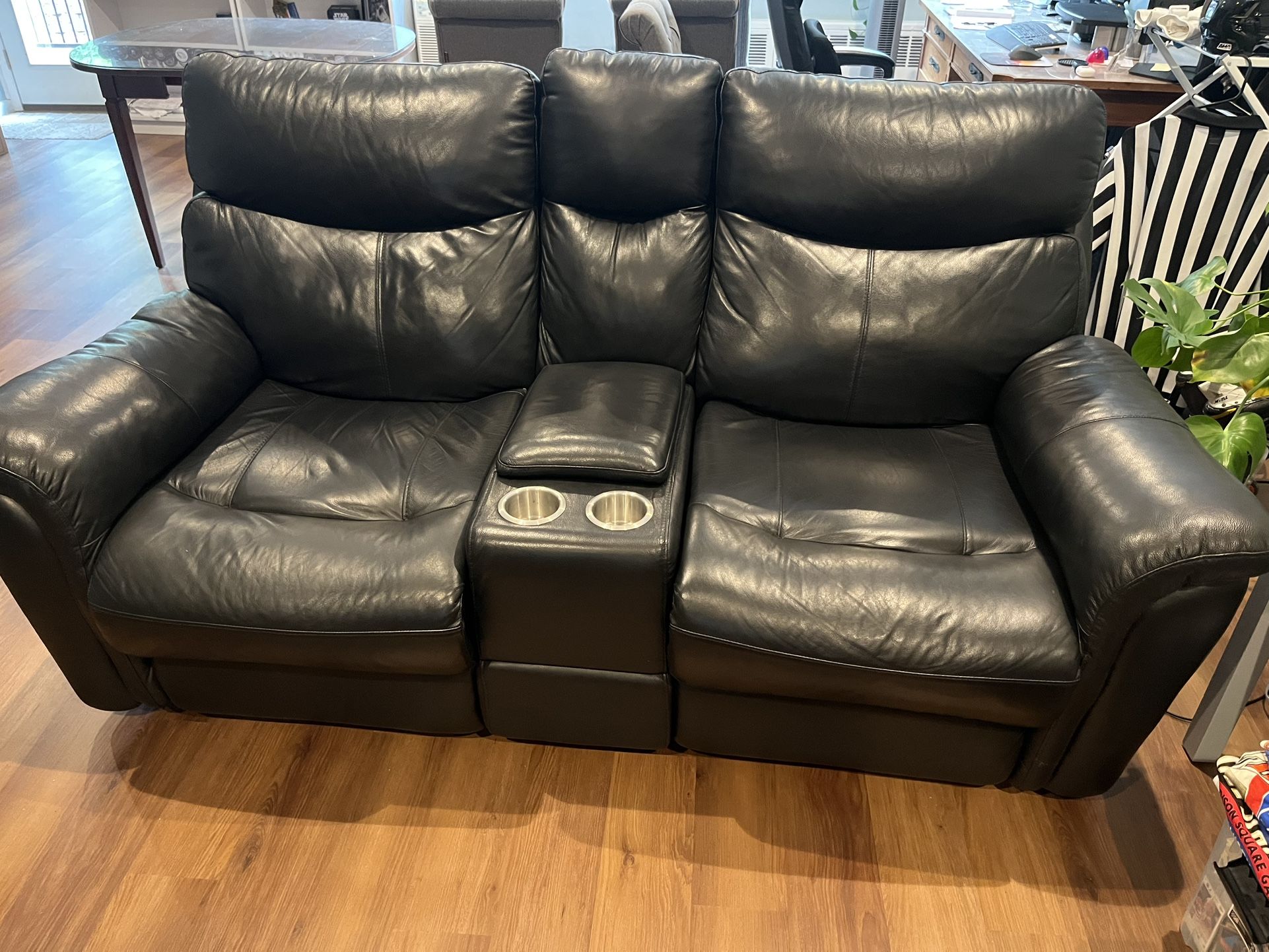 Double reclining loveseat with center console