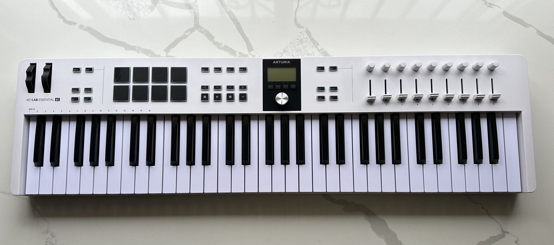 Arturia MIDI Keyboard KeyLab Essential 61 mk3