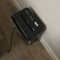 Amazon basics Shredder 8 Pages