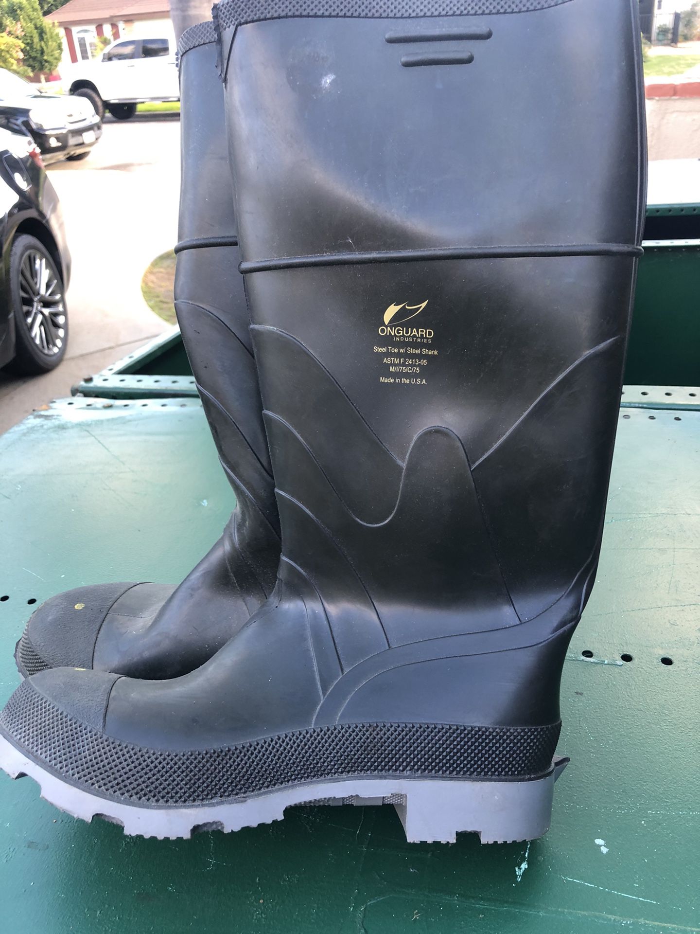 Steel toe rain boots size 11