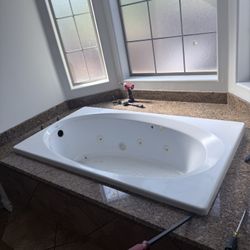 Jacuzzi Bathtub