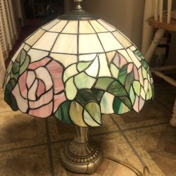 TIFFANY INSPIRED TABLE LAMP