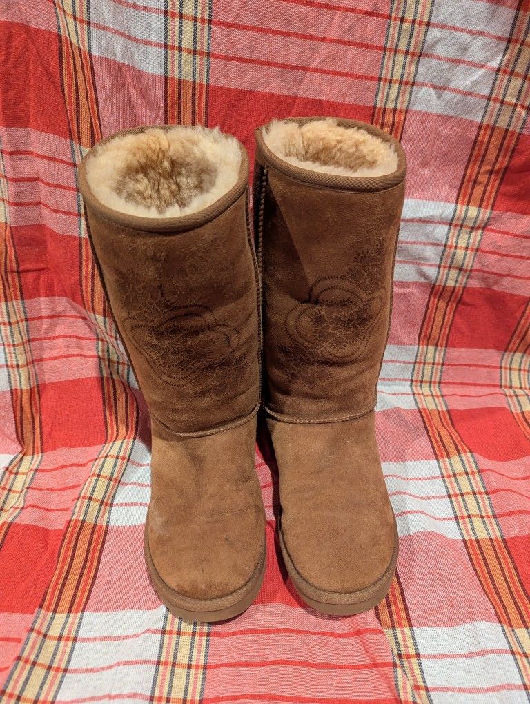 UGG 3063 Boots.