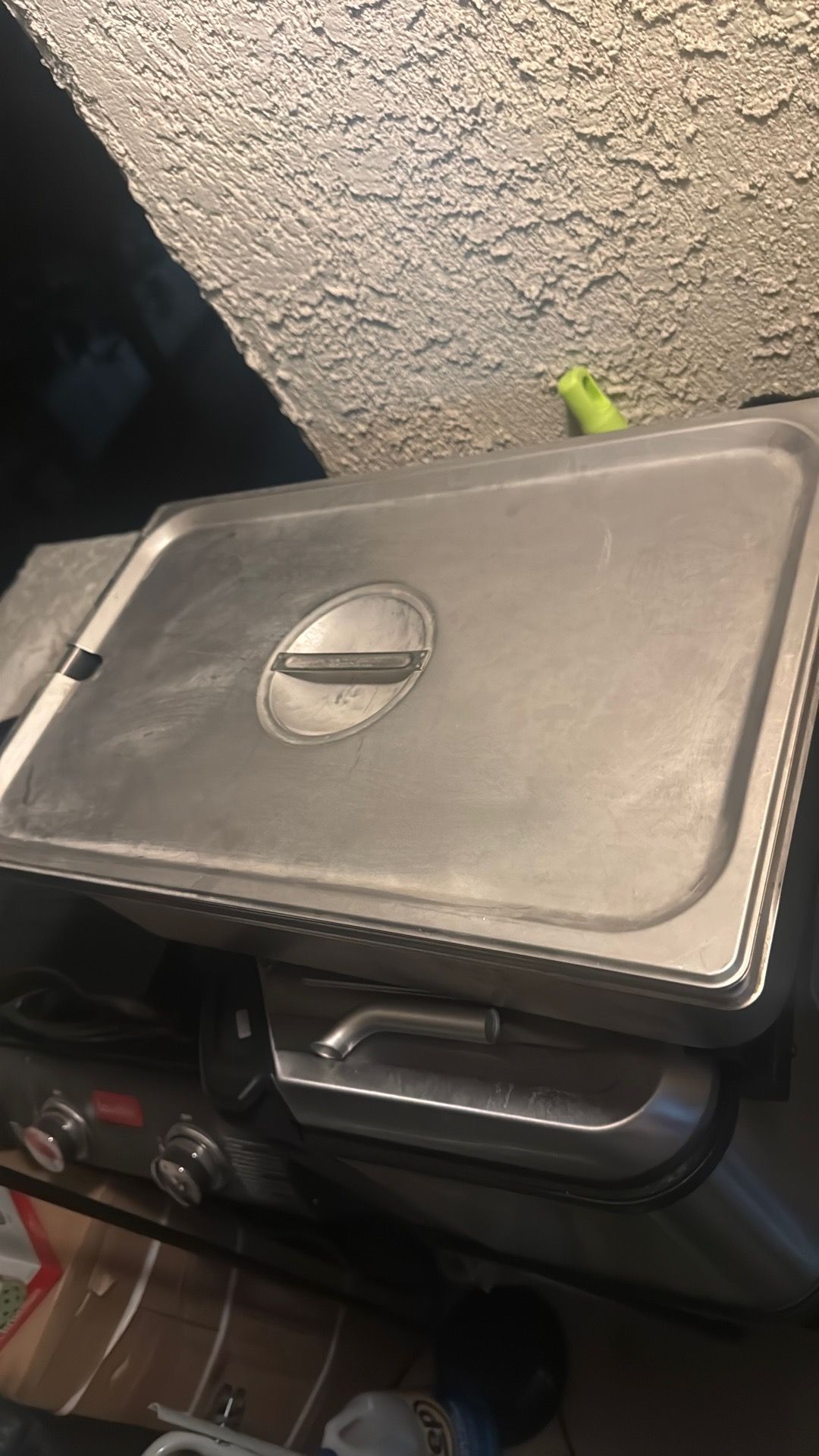 2 food trays