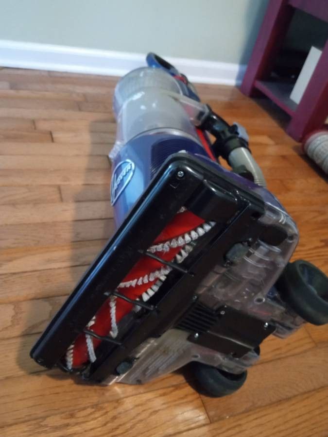 Hoover Vacuum (Great Condition)