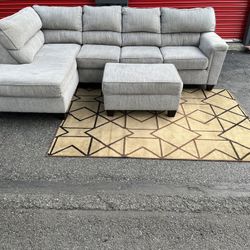 Sectional Couch with Ottoman with Storage!!! Delivery Available 🚚!!