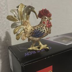 Vintage Style Jeweled Rooster Figurine – Gold Decorative Accent
