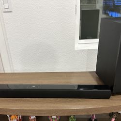 JBL 2.1-Channel Soundbar with Wireless Subwoofer – Black