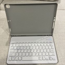 iPad case + keyboard
