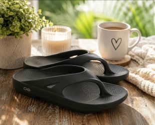 OOFOS Original Unisex Recovery Flip Flop Sandals Black M6/W8 EU39 New Style 1000
