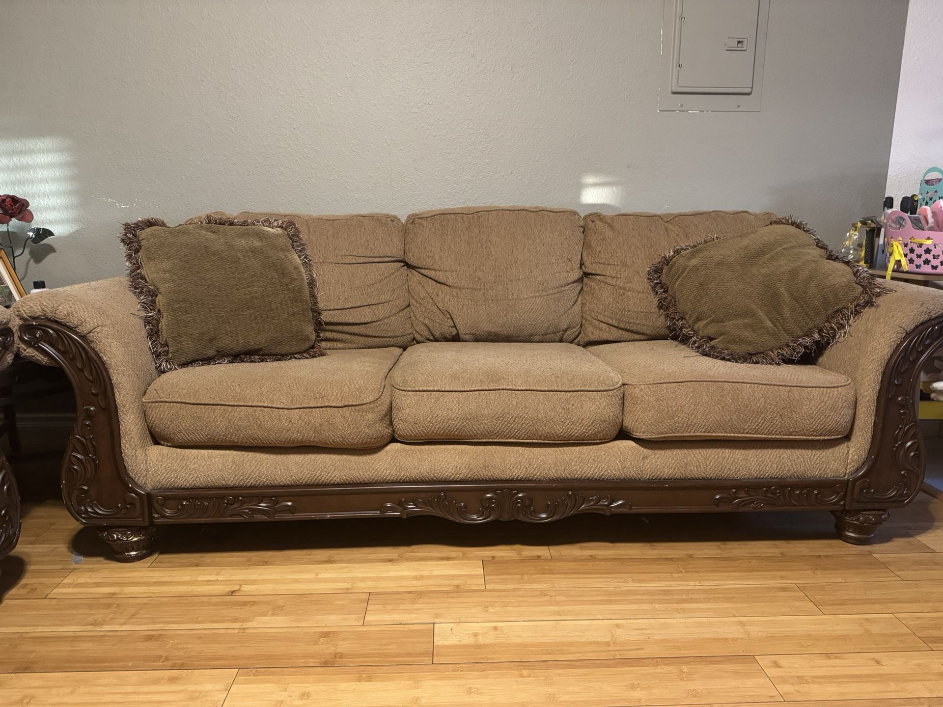 FREE Comfy Couch