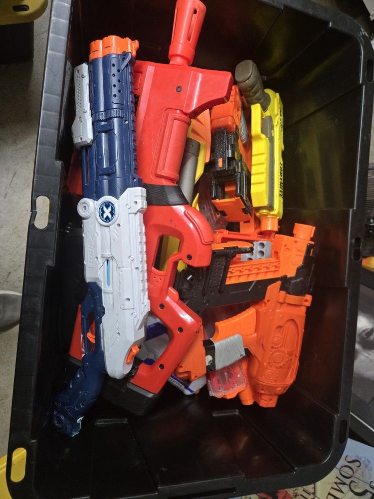 Nerf Guns And Accessories Great For Tha Family Game Nite
