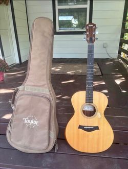 Taylor academy 12e-n Grand concert acoustic-electric Guitar Natural