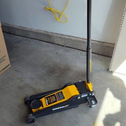 Hydraulic service jack