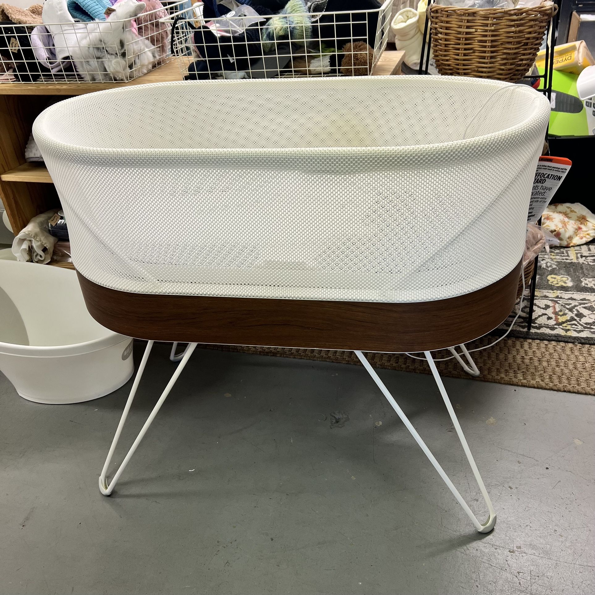 Snoo Bassinet With Swaddles, Risers And Extra Sheets