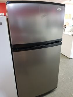 Whirlpool gold 21cu.ft top mount fridge stainless 1 year warranty