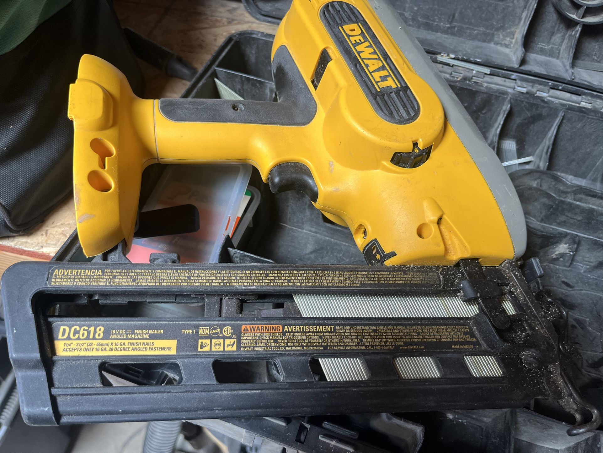Dewalt 16 Ga Nail Gun