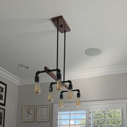 Light fixture 