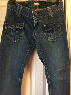 Women Levis size 5