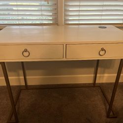 White Makeup Table
