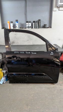 2024-2025-2026 TOYOTA TACOMA FRONT RIGHT DOOR OEM USED #10741