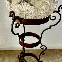 Vases With Metal Base