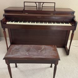 	Lester Spinet Piano w/ Bench – Great Condition