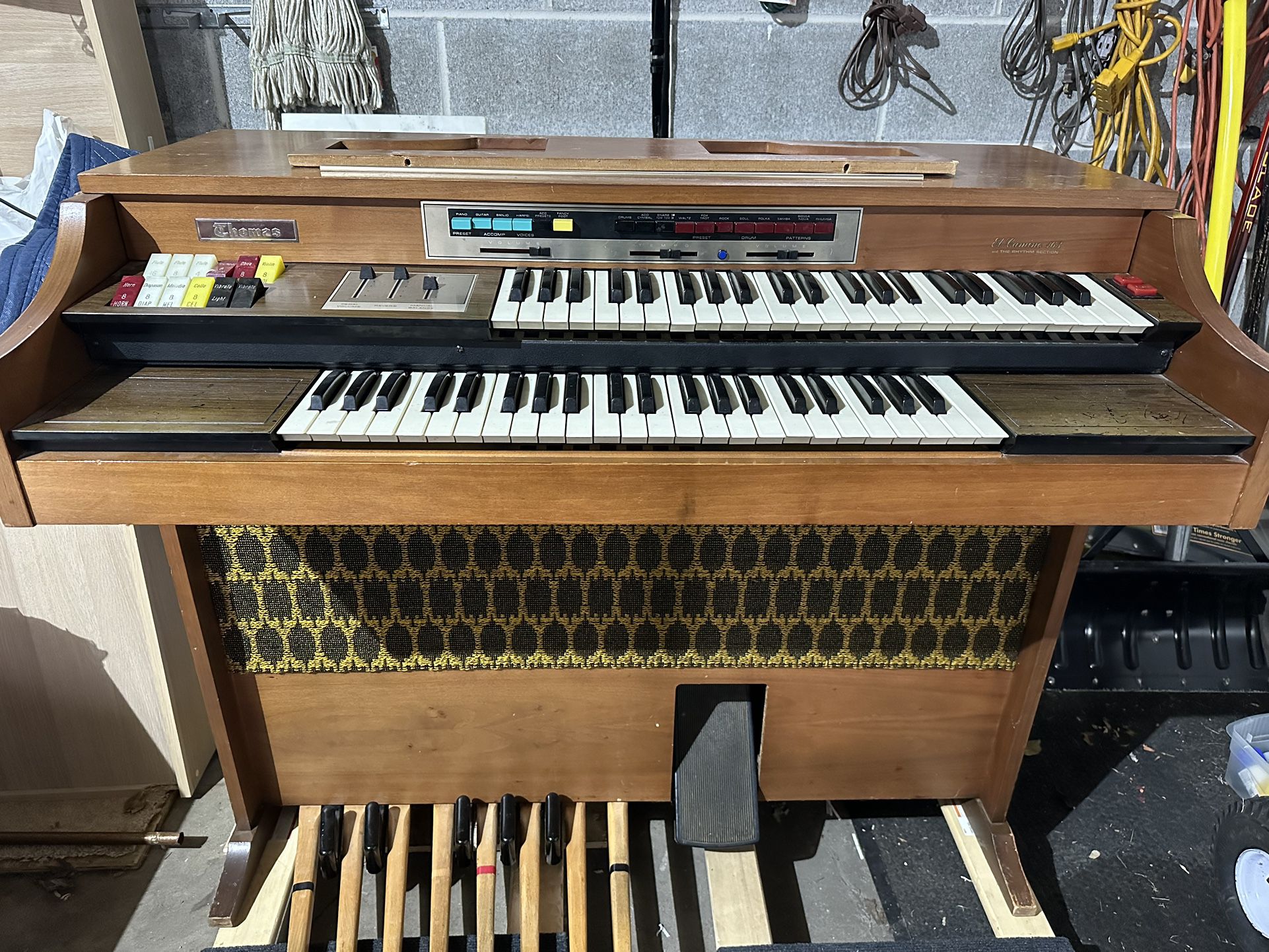 Thomas El Camino 163 Electric Organ - FREE