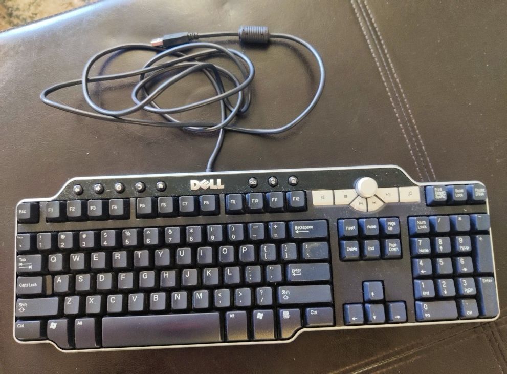 DELL Keyboard Black wired, Used Only 2 Months
