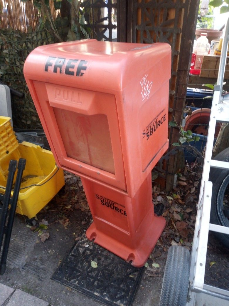Plastic Newspaper/ Flyer Stand