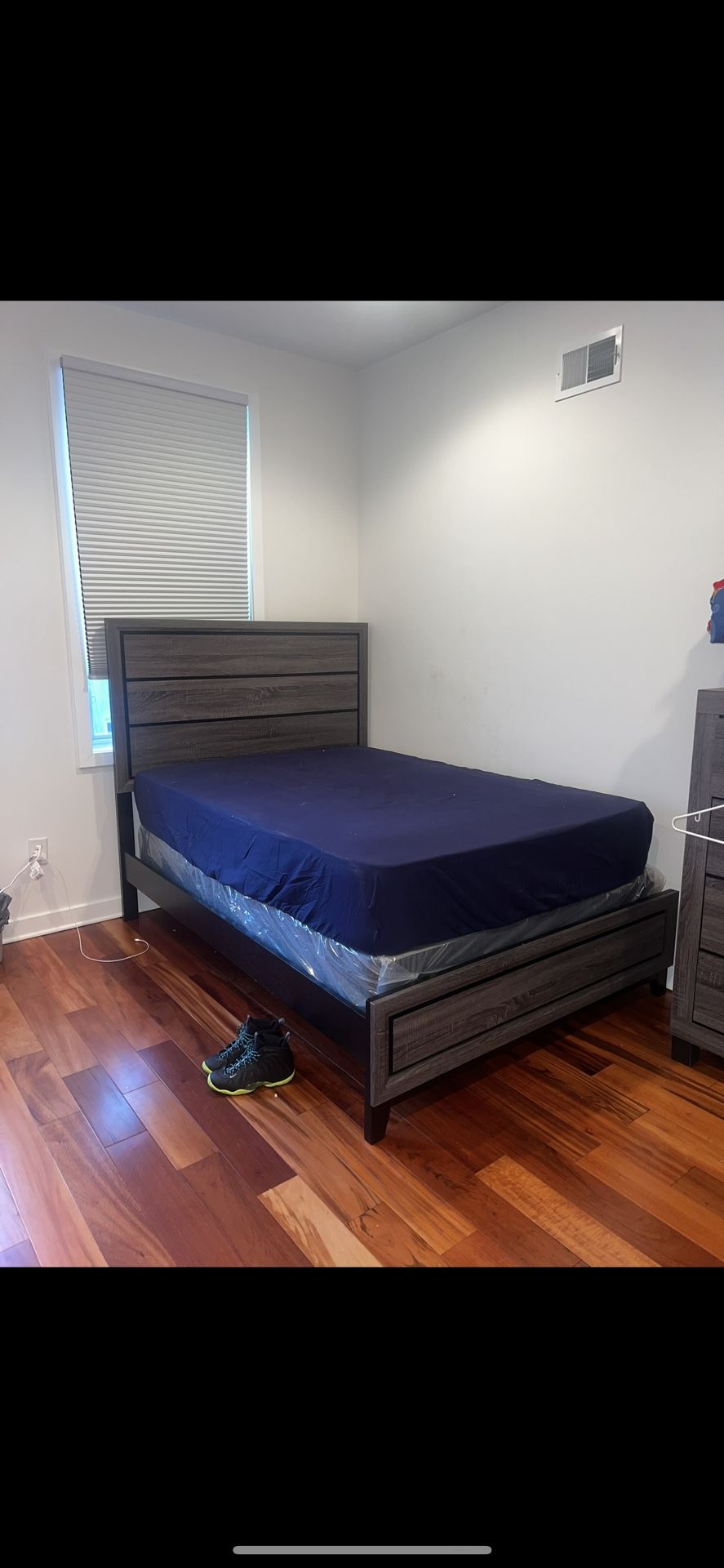 Never Used Full & Queen Beds Mattresses And Box Springs