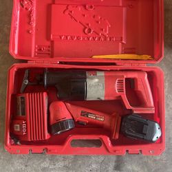 Milwaukee Heavy Duty Reciprocating Saw Working Light Charger One Battery And Case 