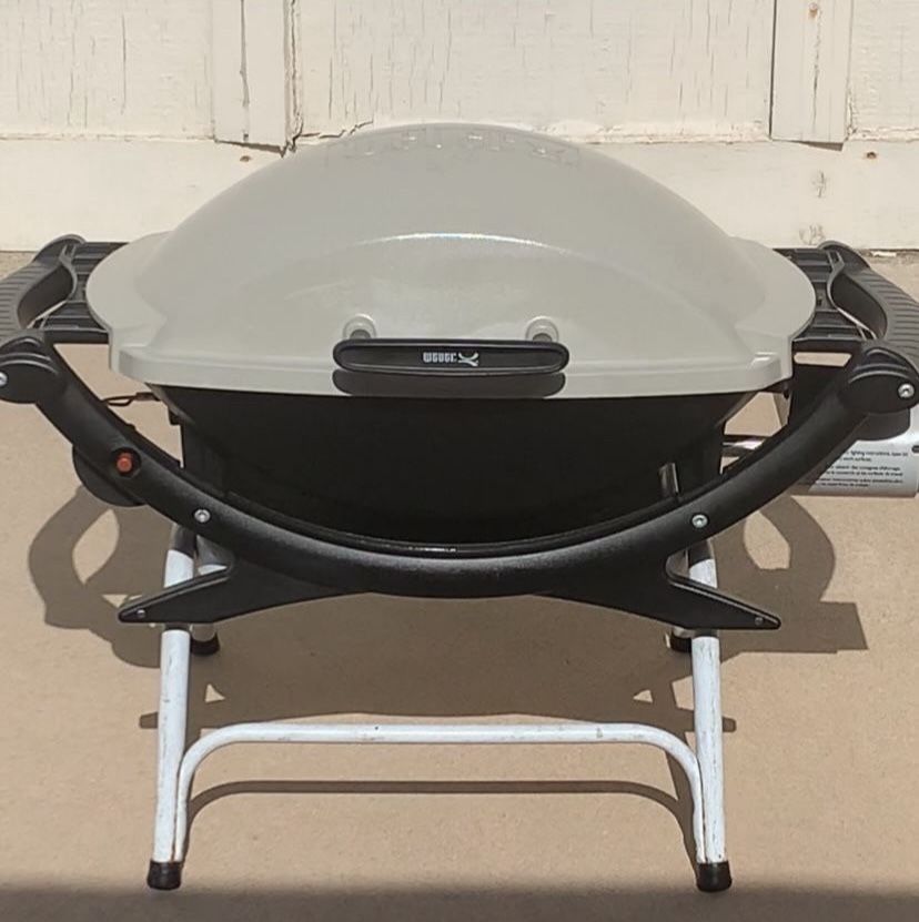 Weber Q 1000 Portable Camping Tailgating Grill