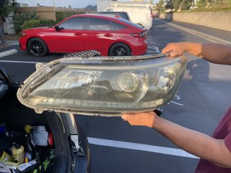 2014 Honda Accord left headlight