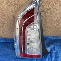 Toyota prius tailight 12-15